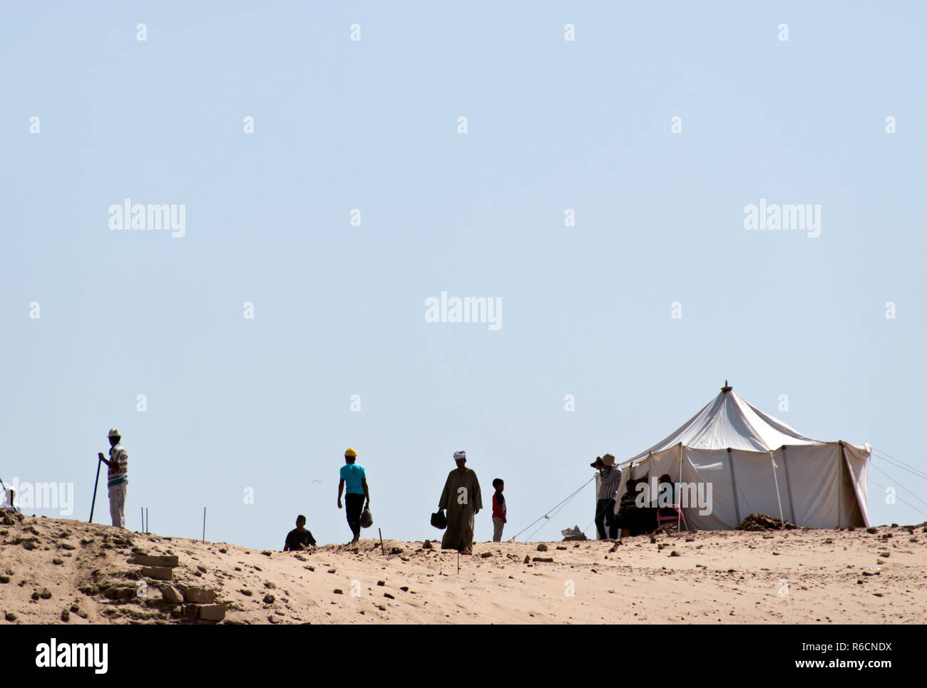 Archeological digging hi-res stock photography and images - Alamy