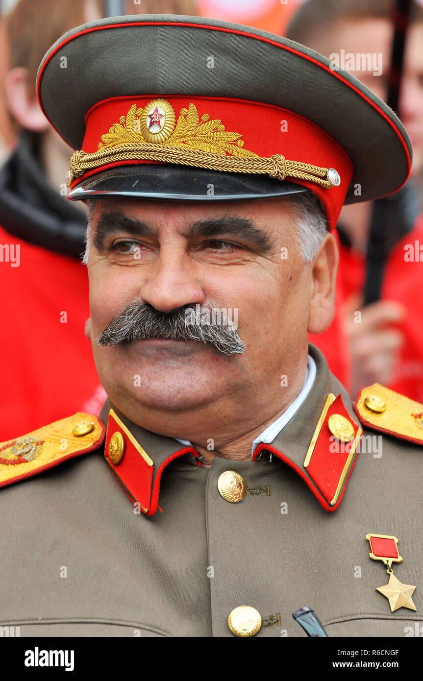 steklenica juha Po vsem svetu stalin uniform - pimpmypet-gdynia.com
