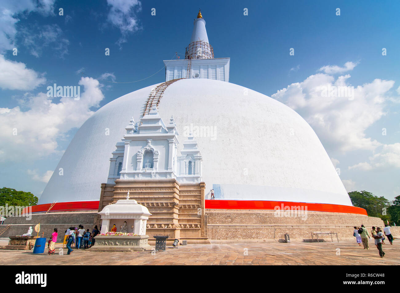 Ruwanweliseya, Maha Thupa Or Great Stupa, Unesco World Heritage Site ...