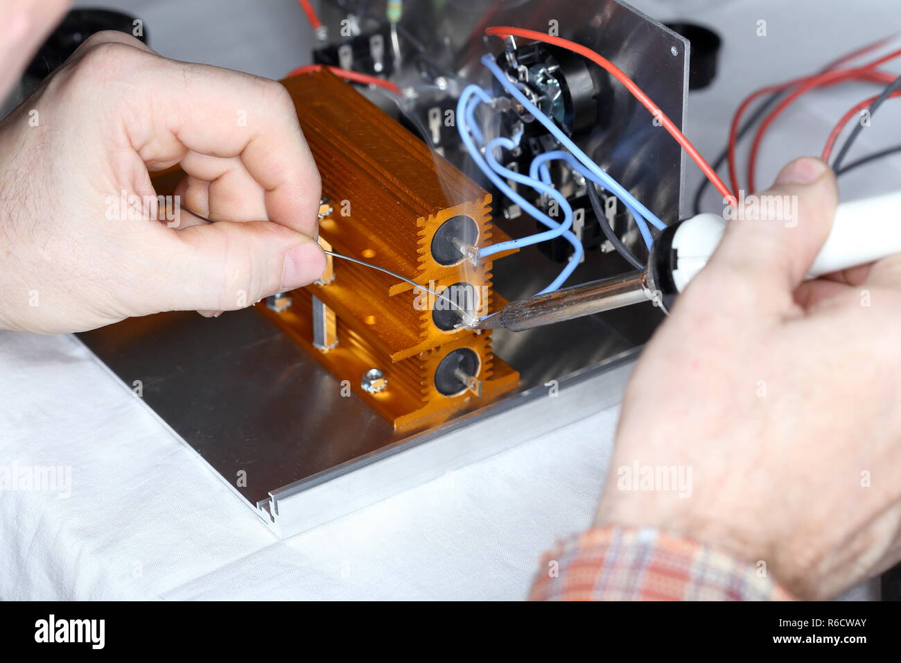 soldering a resistor Stock Photo Alamy