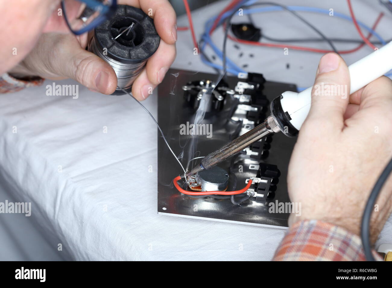 Soldering connections hires stock photography and images Alamy