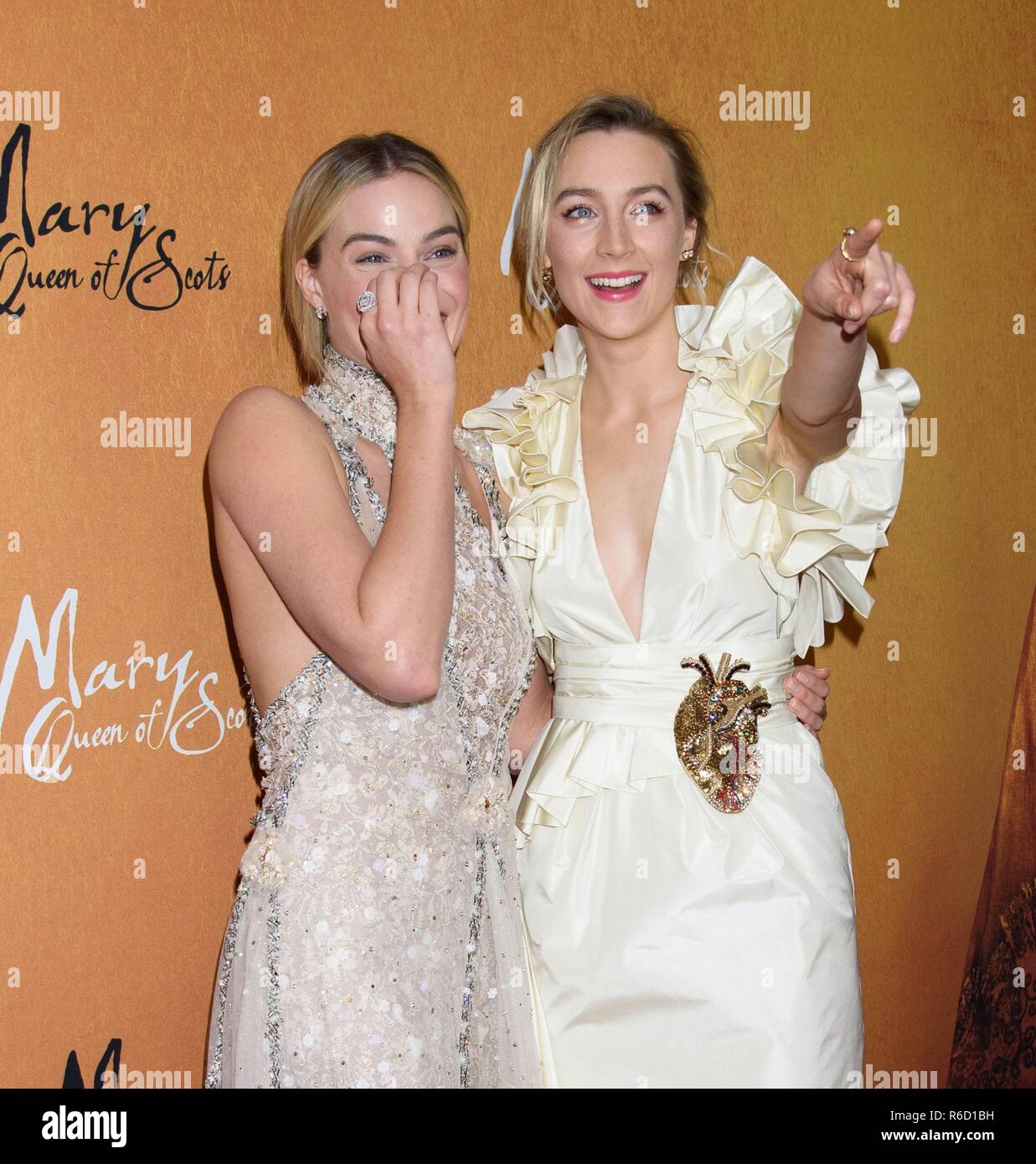 New York, NY, USA. 4th Dec, 2018. Margot Robbie, Saoirse Ronan at arrivals for MARY QUEEN OF SCOTS Premiere, The Paris Theater, New York, NY December 4, 2018. Credit: RCF/Everett Collection/Alamy Live News Stock Photo