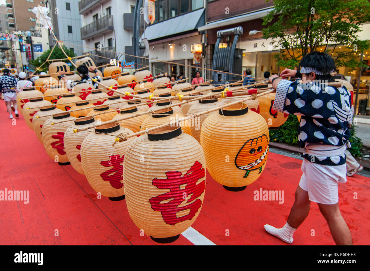 Lantern Poles Weighing Up To 60 Kilograms Are Balanced During The Kanto Matsuri Festival In Akita Tokyo Japan Stock Photo