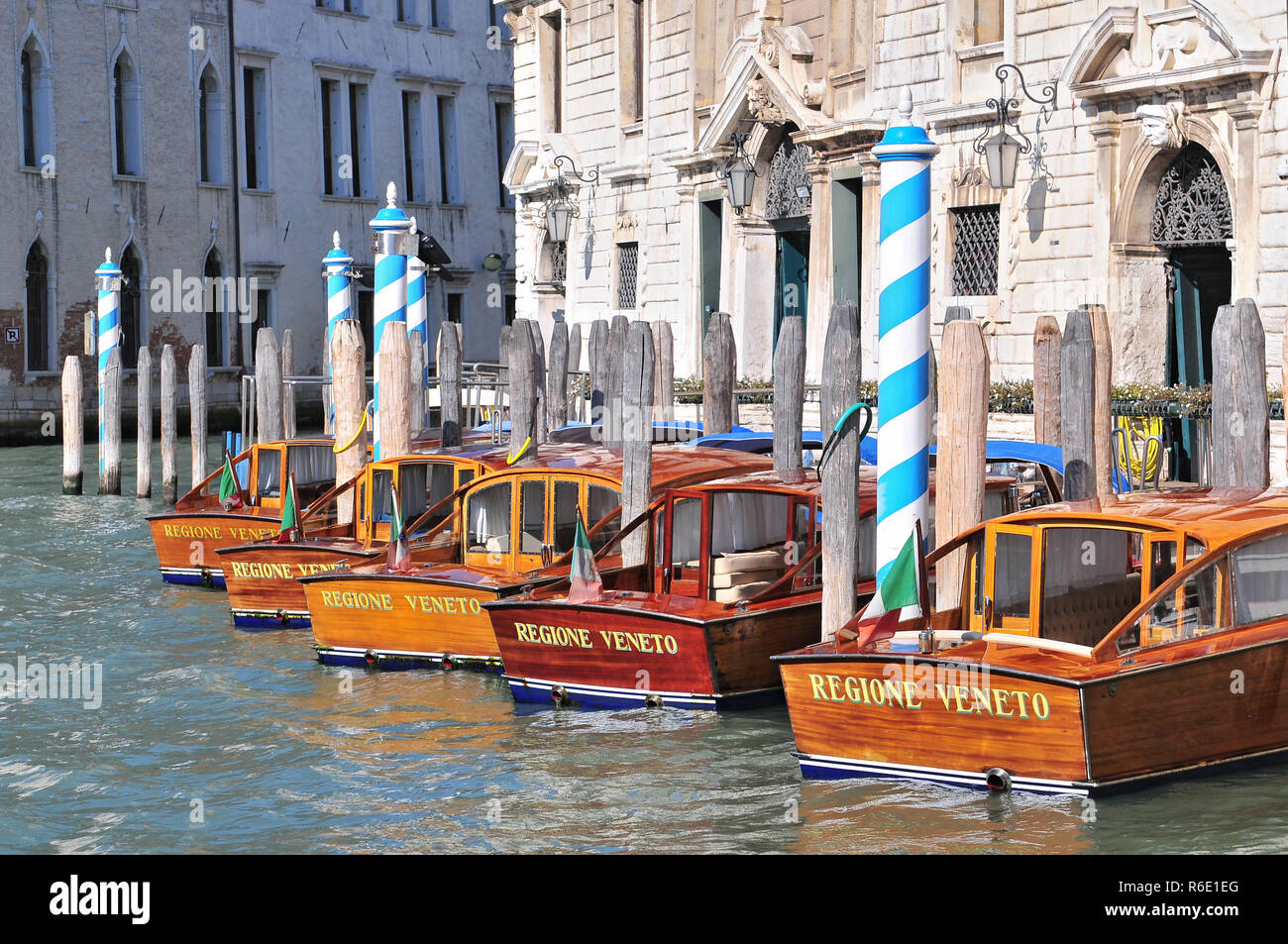 Boats moored in venice hires stock photography and images Alamy