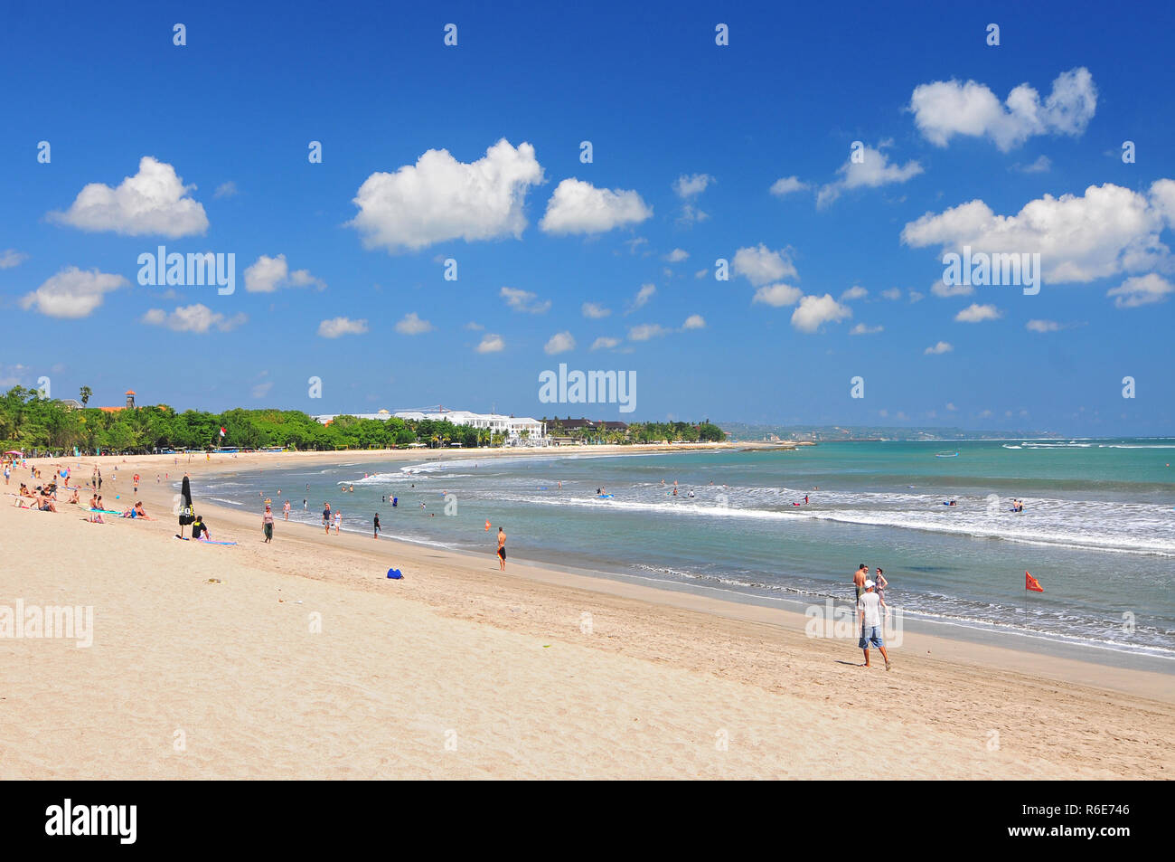 The Golden Embrace: Why Pantai Kuta's Sand is a Walker's Paradise