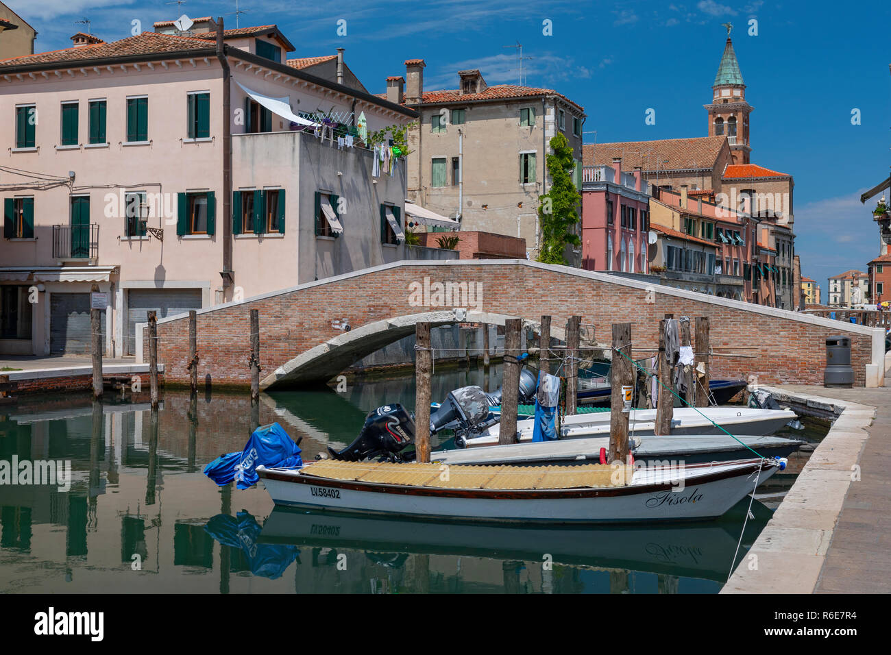 Little venice bridge over canal hi-res stock photography and images - Alamy