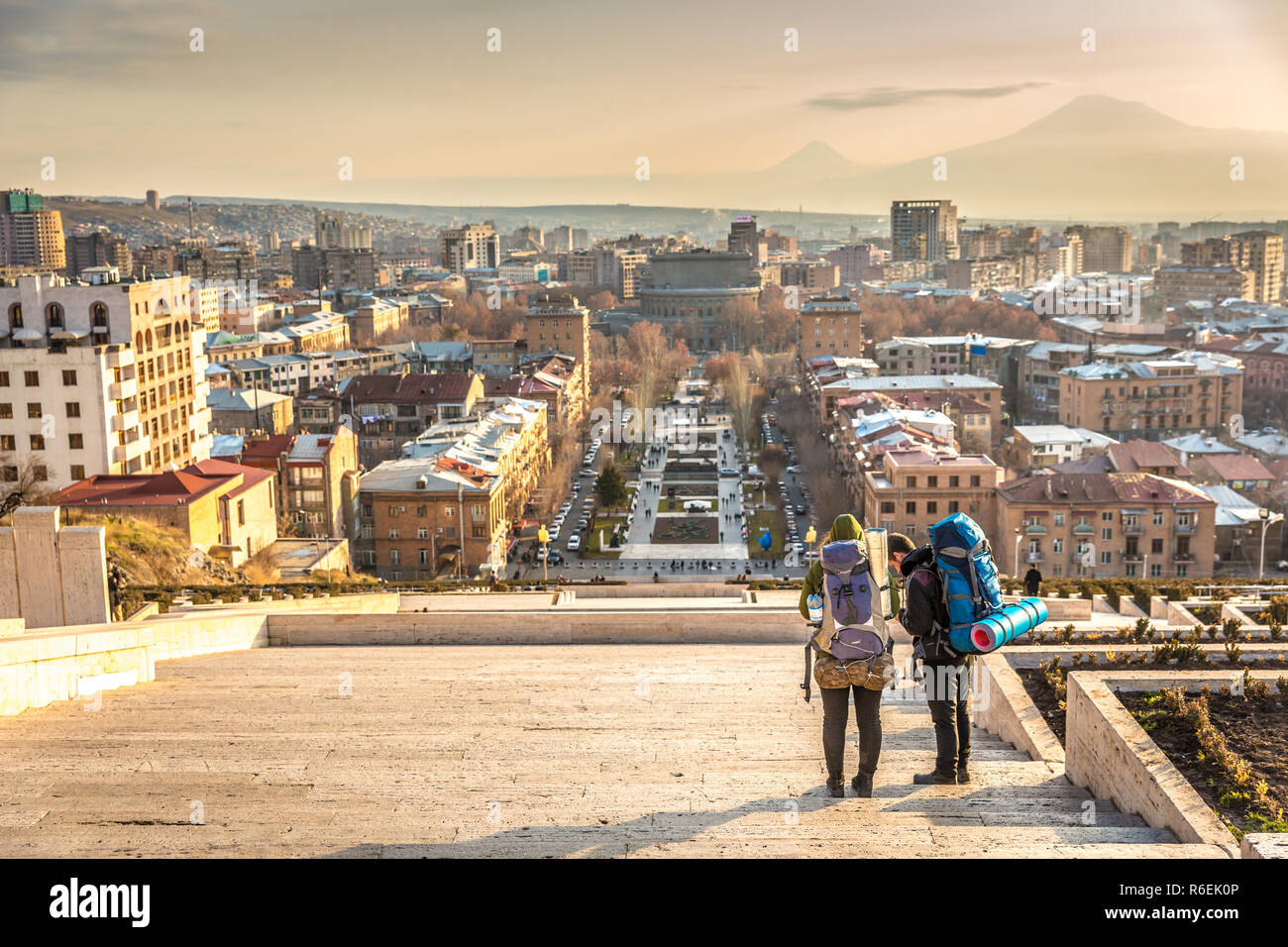 Площадь республики ереван. Tls yerevan. Ереван центр города фото. Tls yerevan. Кентрон ереван армения.