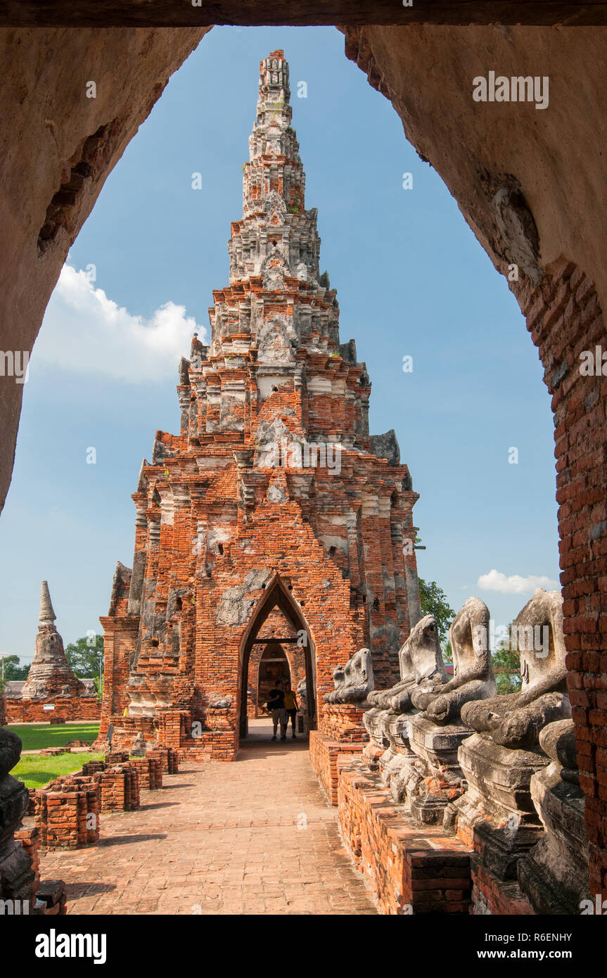 wat-chaiwatthanaram-in-ayutthaya-historical-park-thailand-stock-photo