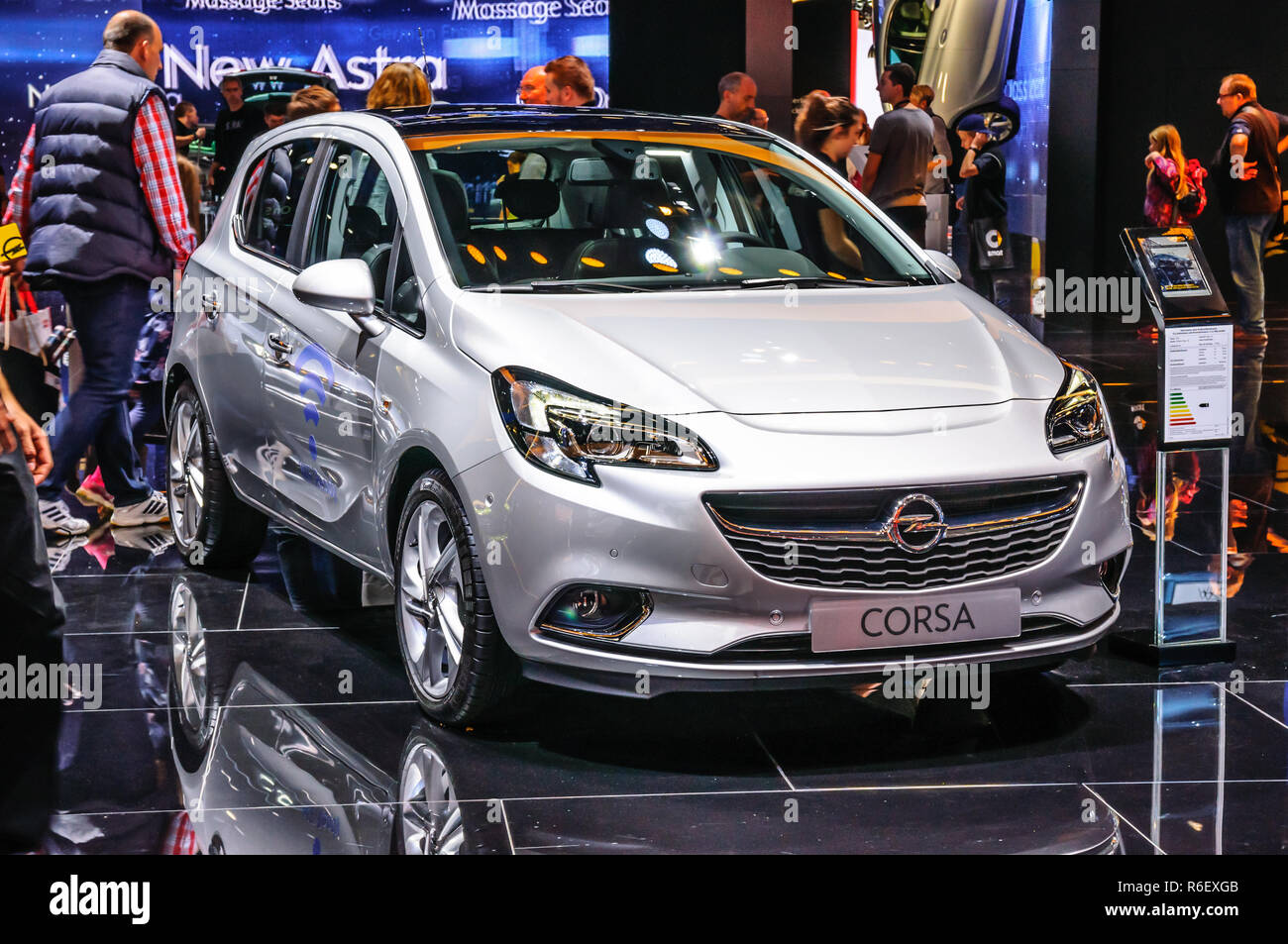 Opel corsa 2018 fotografías e imágenes de alta resolución - Alamy