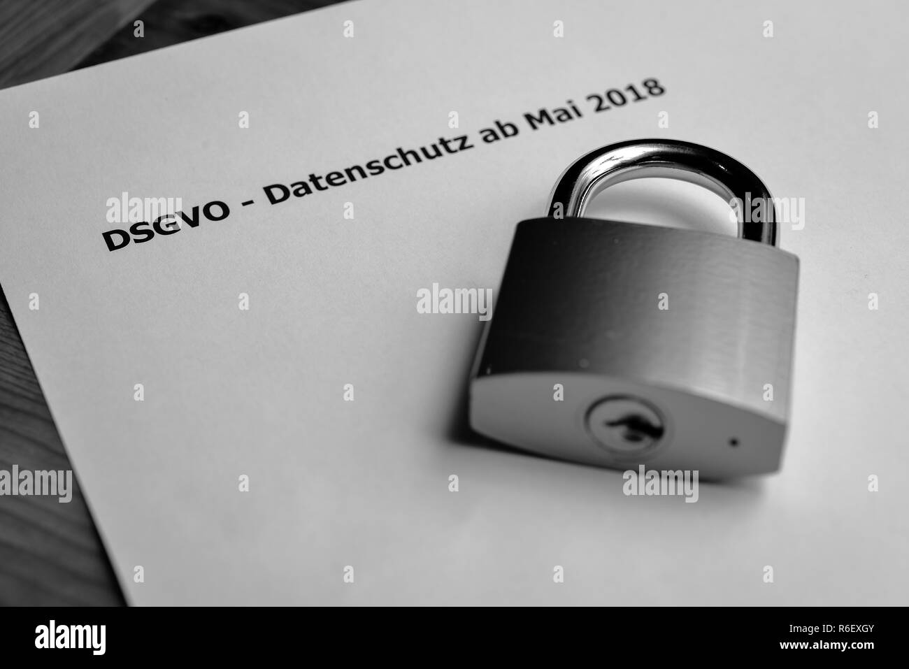 privacy security chain with lock on the internet Stock Photo