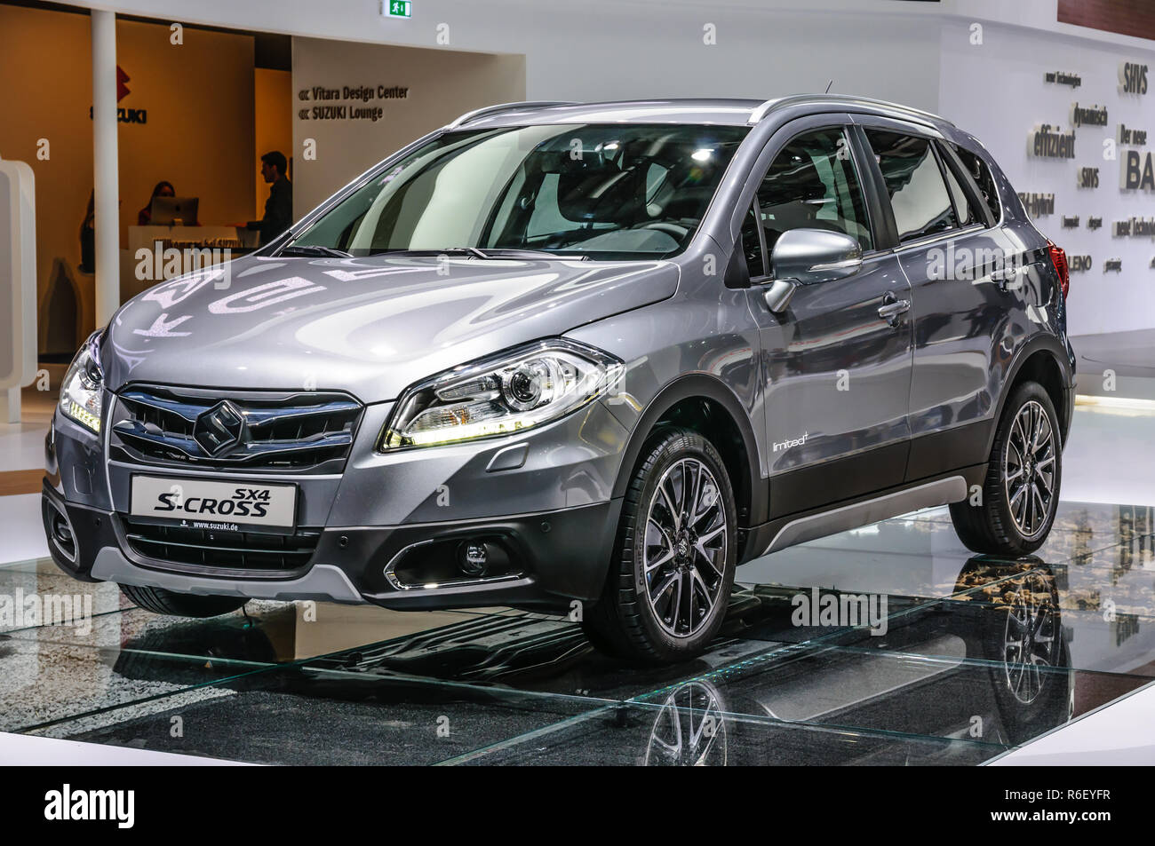 Suzuki sx4 s cross hi-res stock photography and images - Alamy