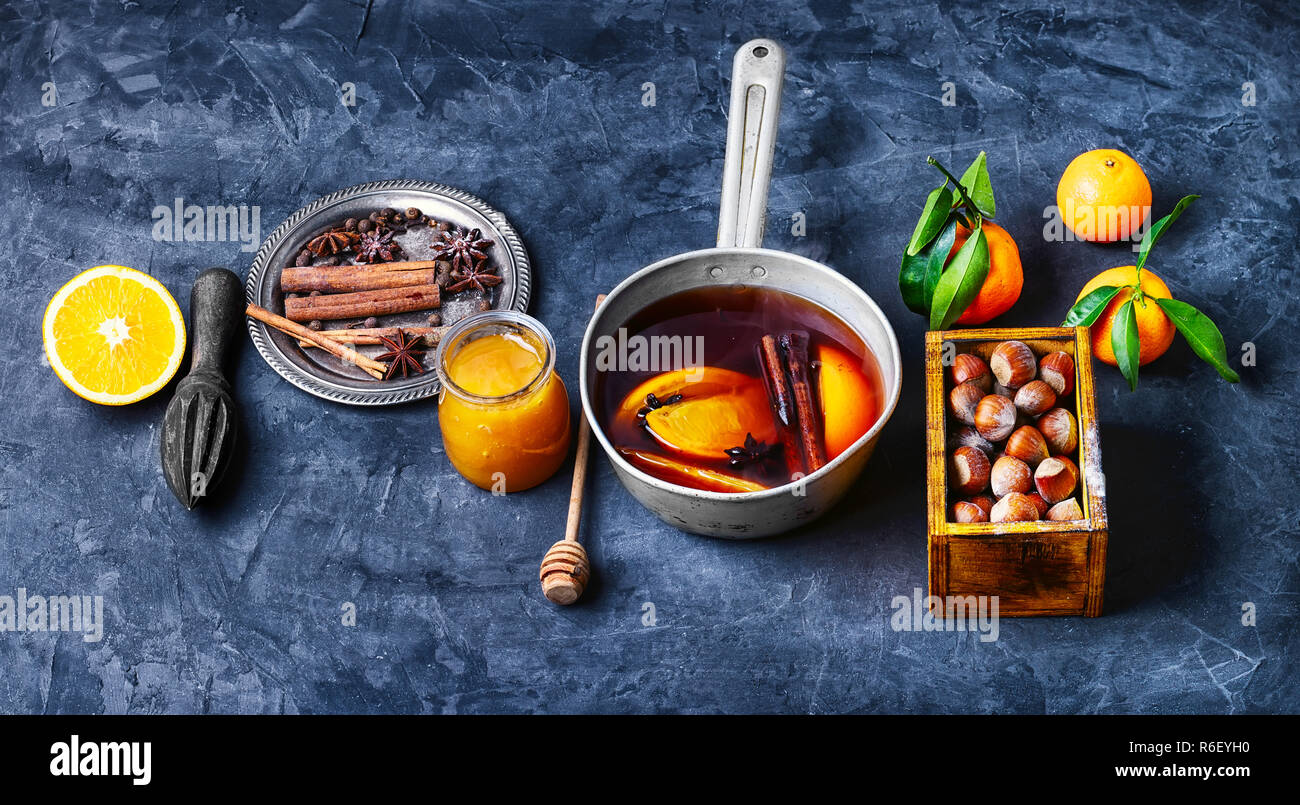 Allspice cocktail hires stock photography and images Alamy