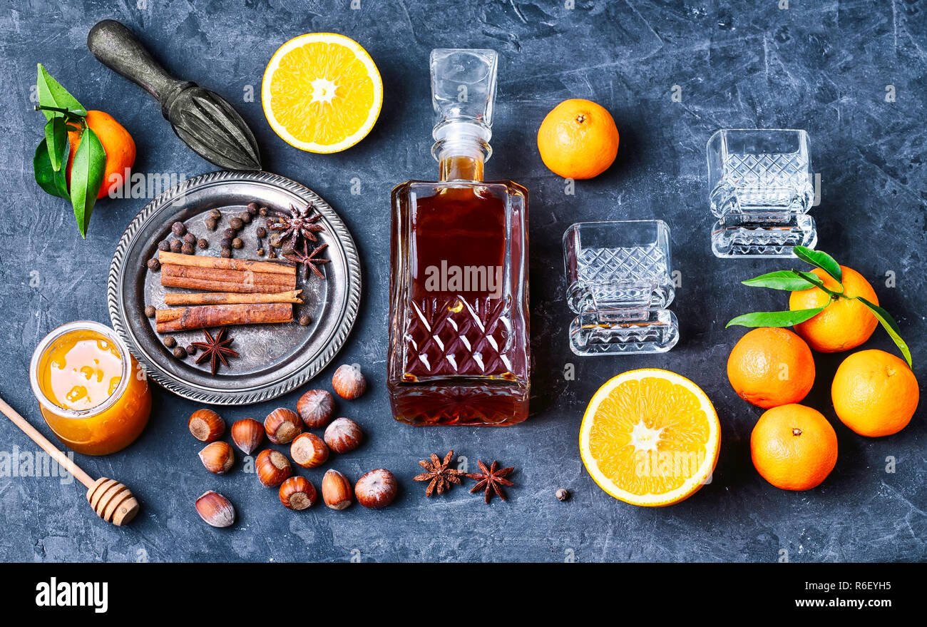 Allspice cocktail hires stock photography and images Alamy