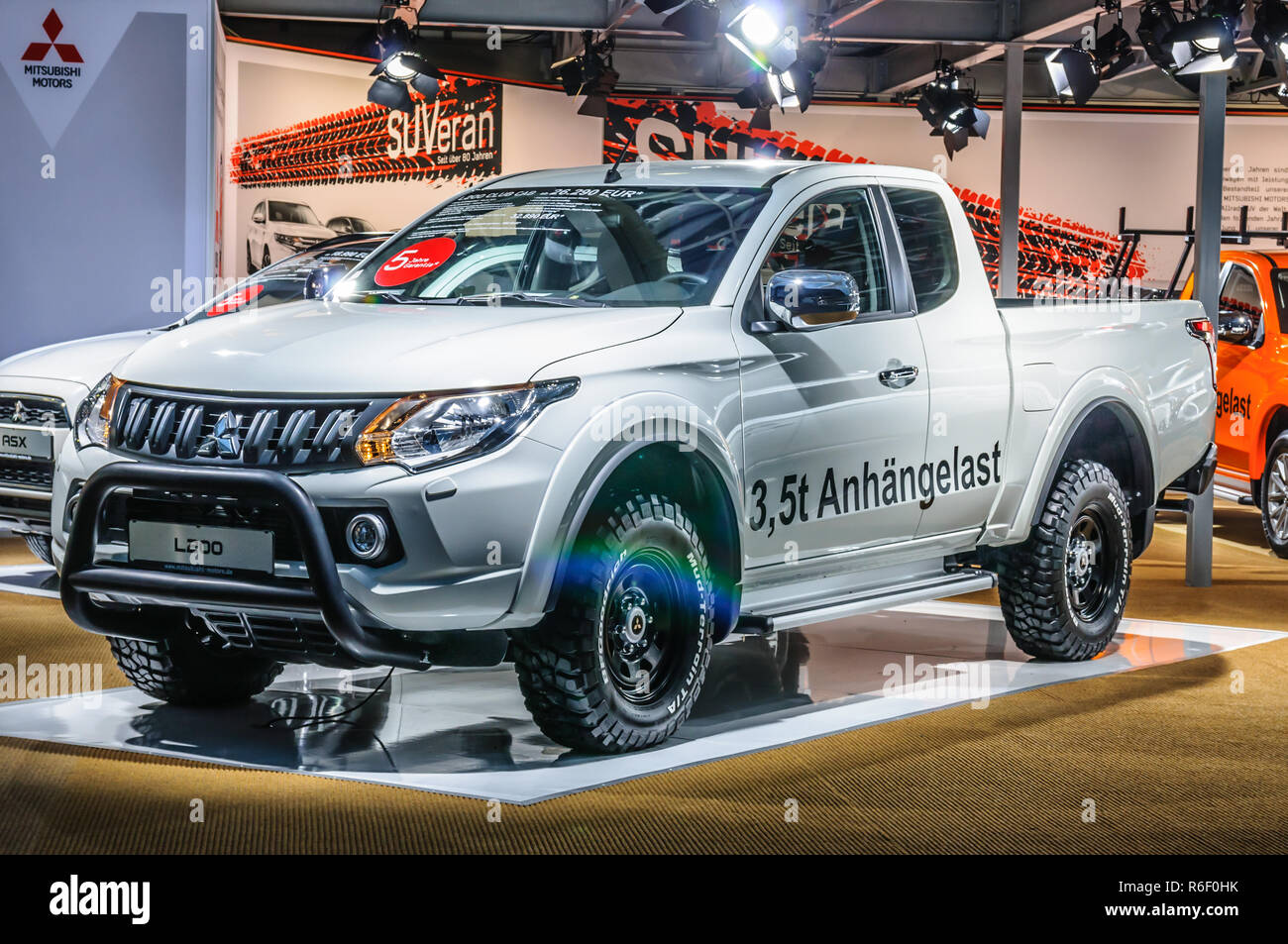 Mitsubishi Jeep High Resolution Stock Photography And Images Alamy