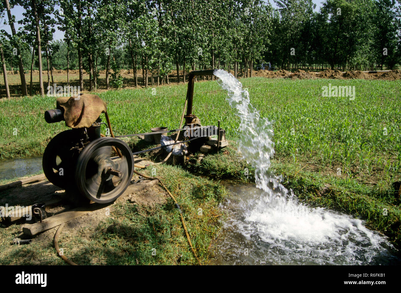 Force pump hires stock photography and images Alamy