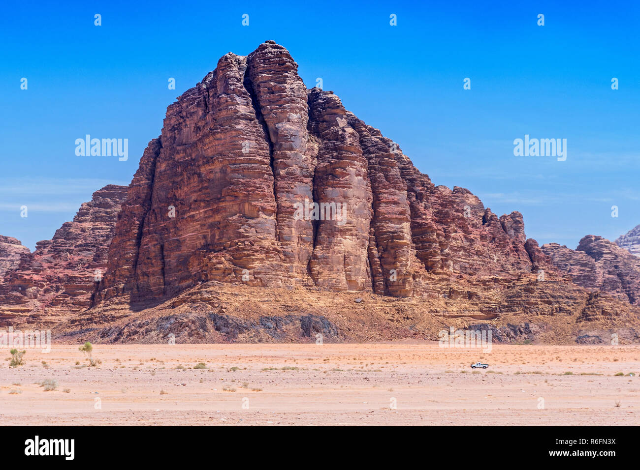 The Seven Pillars Of Wisdom Rock Formation, Wadi Rum, Jordan Stock Photo