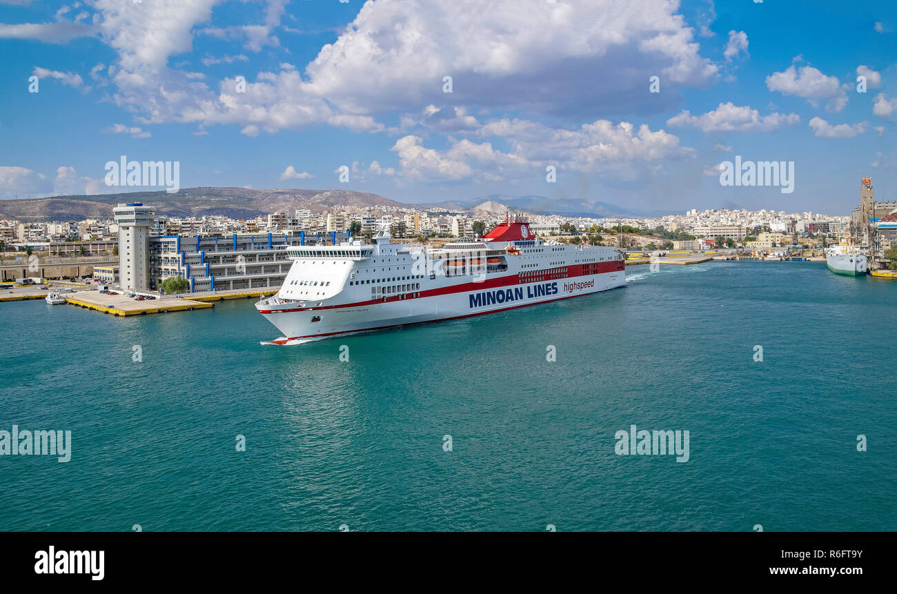 Minoan Lines High Speed car and passenber ferry Mykonos Palace leaving
