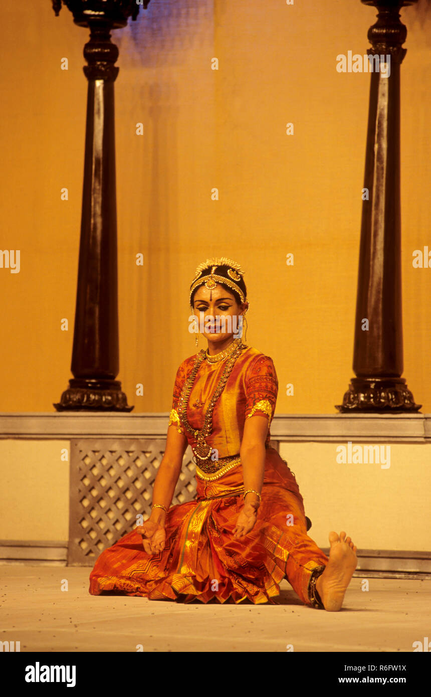 Bharatanatyam performed by priyadarshini govind, india, NO MR Stock Photo