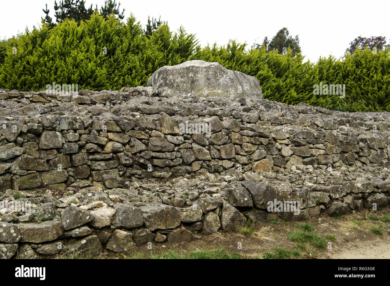 France.Stone Age remains.Brittany.Dept Morbihan. Locmariaquer area..The Tumulus of El.Grah c.4500 BC Stock Photo