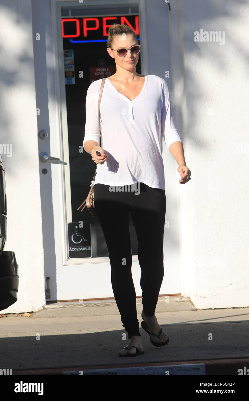 Pregnant Paige Butcher out running errands in Los Angeles Featuring ...