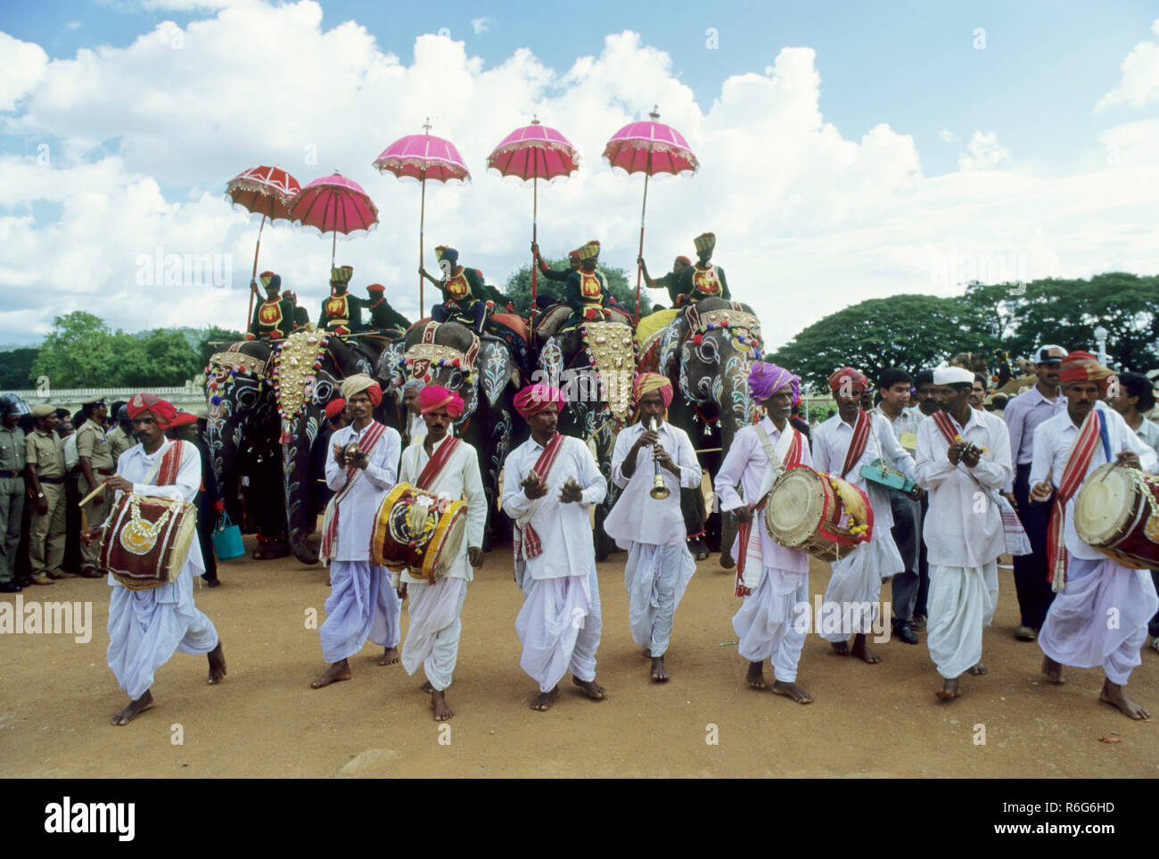 Mysuru Dasara festival, Dussera festival, Dusera Festival, Mysore Dasara festival, Nadahabba festival, painted elephants, Navaratri festival, Mysore, Karnataka, India, Asia Stock Photo