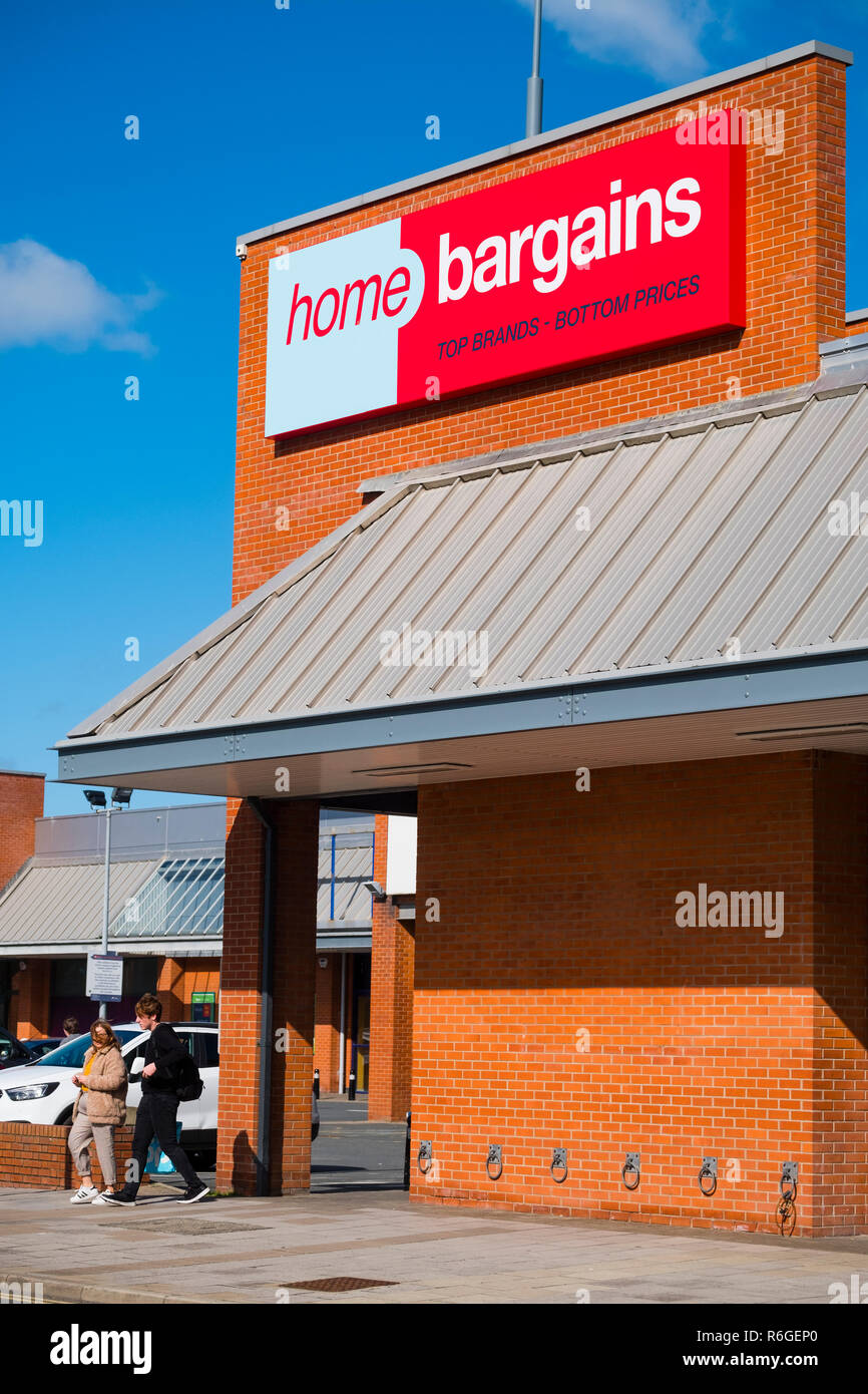 Low Cost Retail High Resolution Stock Photography and Images Alamy