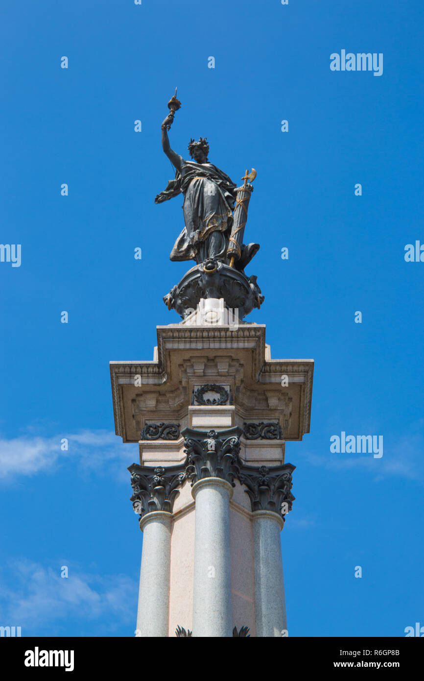 Monument in centre of Independence Square, Quito, 2018 Stock Photo