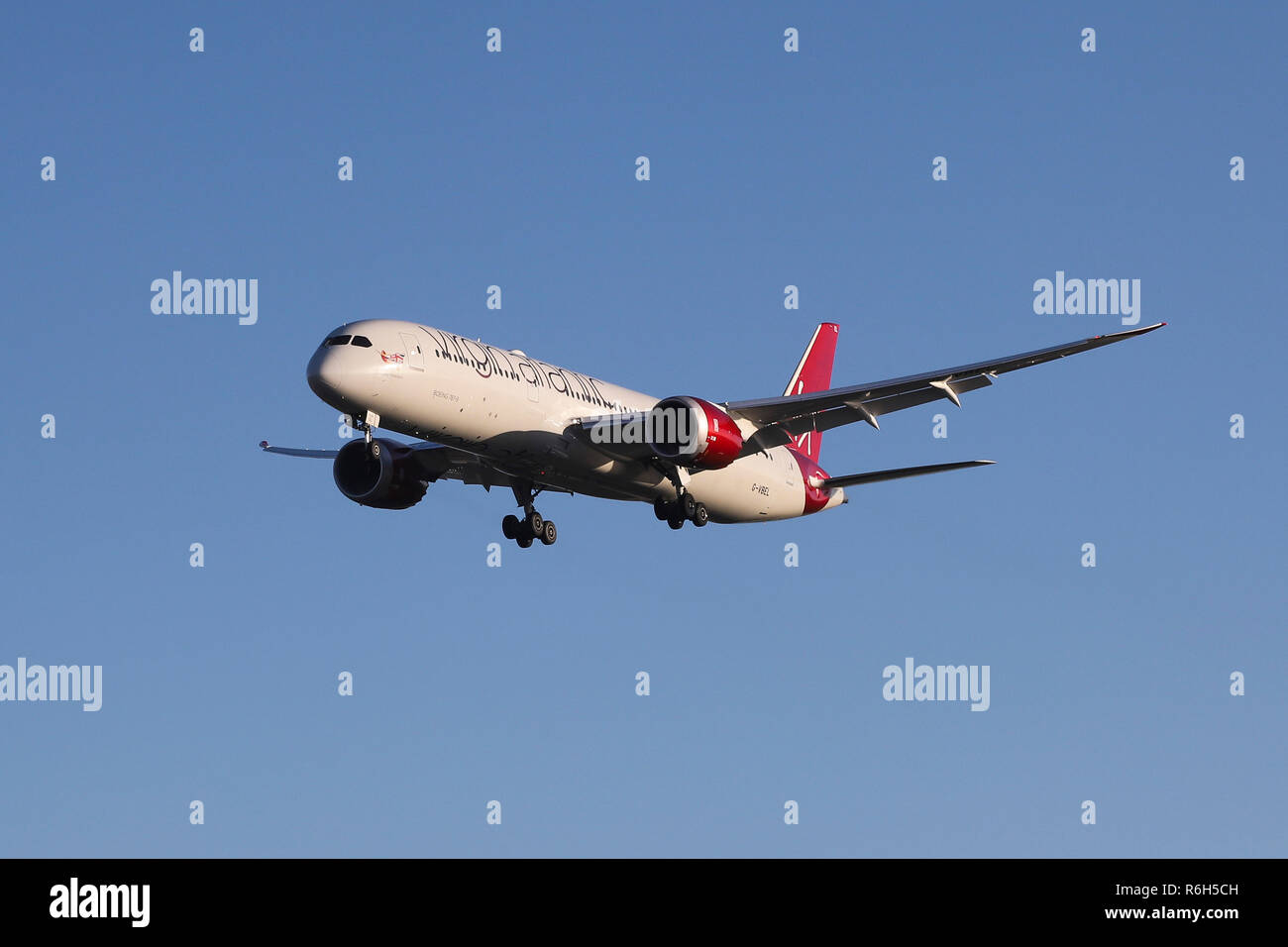 Lagos airport hi res stock photography and images Page 2 Alamy