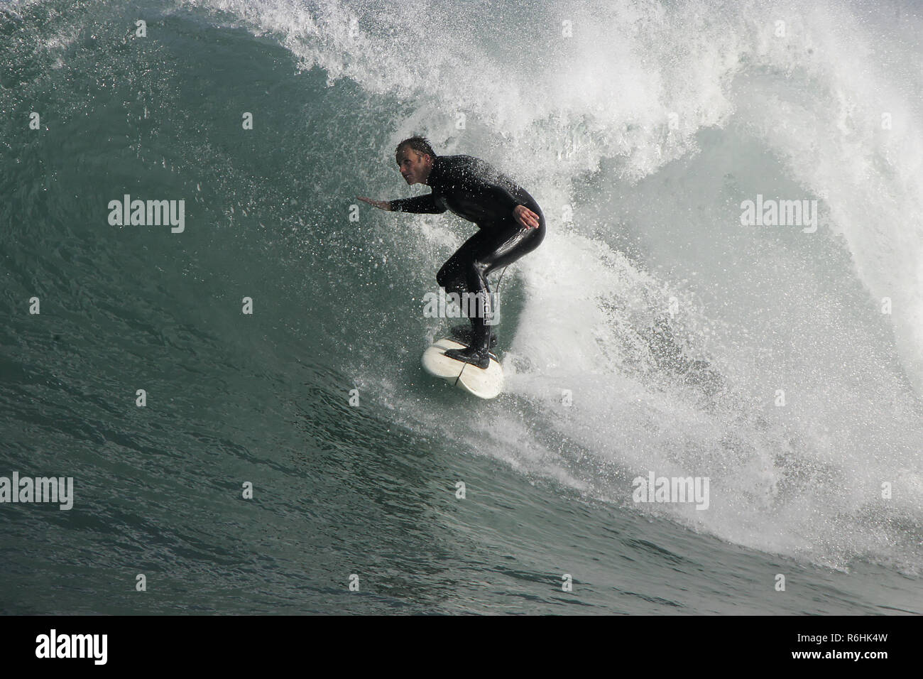 Big wave towan head surfing hi-res stock photography and images - Alamy