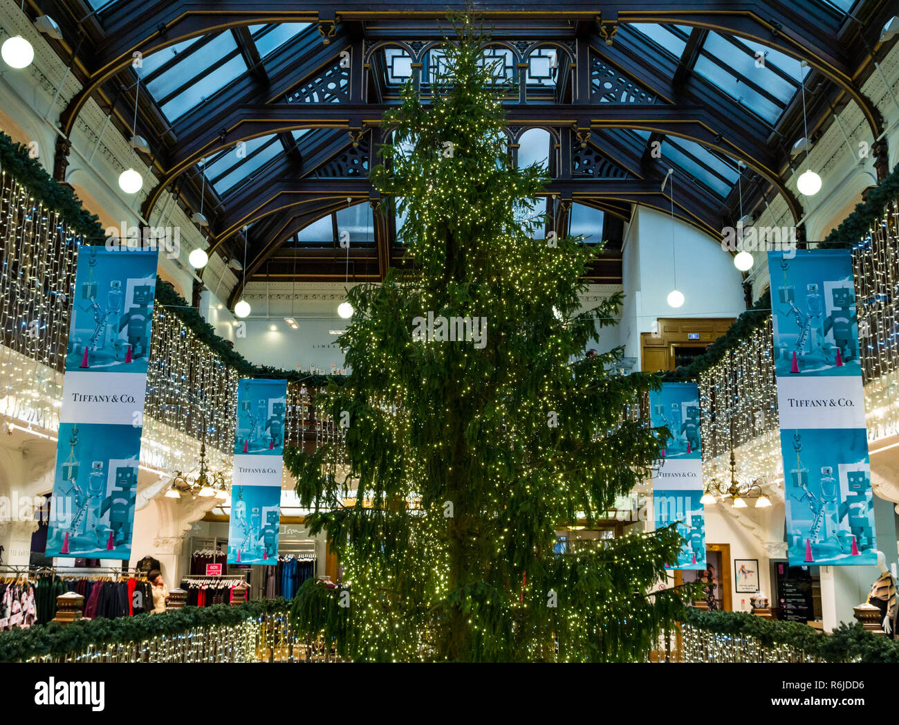 Victorian christmas tree decorations hires stock photography and