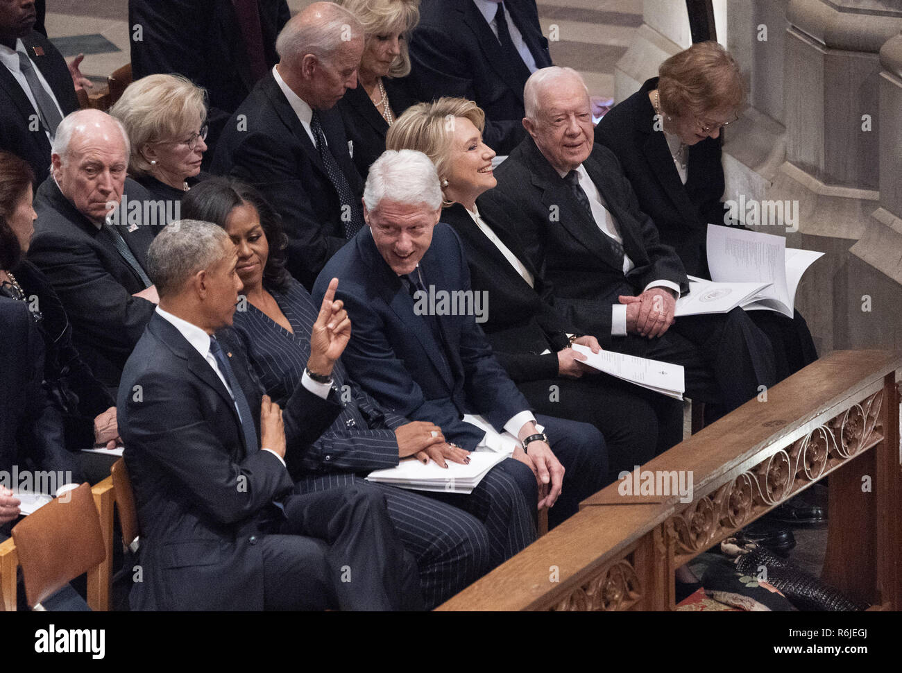 Washington, District of Columbia, USA. 5th Dec, 2018. December 5, 2018 - Washington, DC, United States: Barack Obama, Michelle Obama, Bill Clinton, Hillary Clinton, Jimmy Carter and Rosalyn Carter attend the state funeral service of former President George W. Bush at the National Cathedral. Credit: ZUMA Press, Inc./Alamy Live News Stock Photo