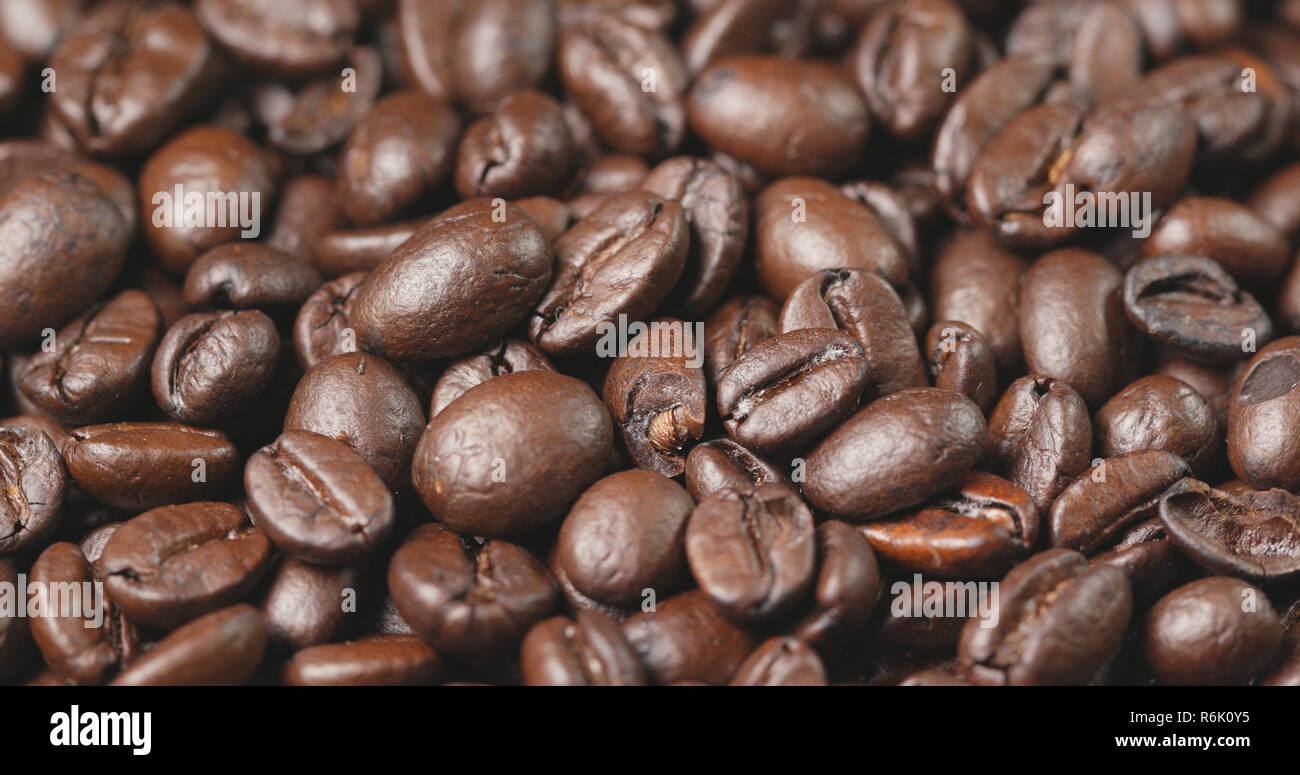 Pile of Roasted coffee bean Stock Photo - Alamy