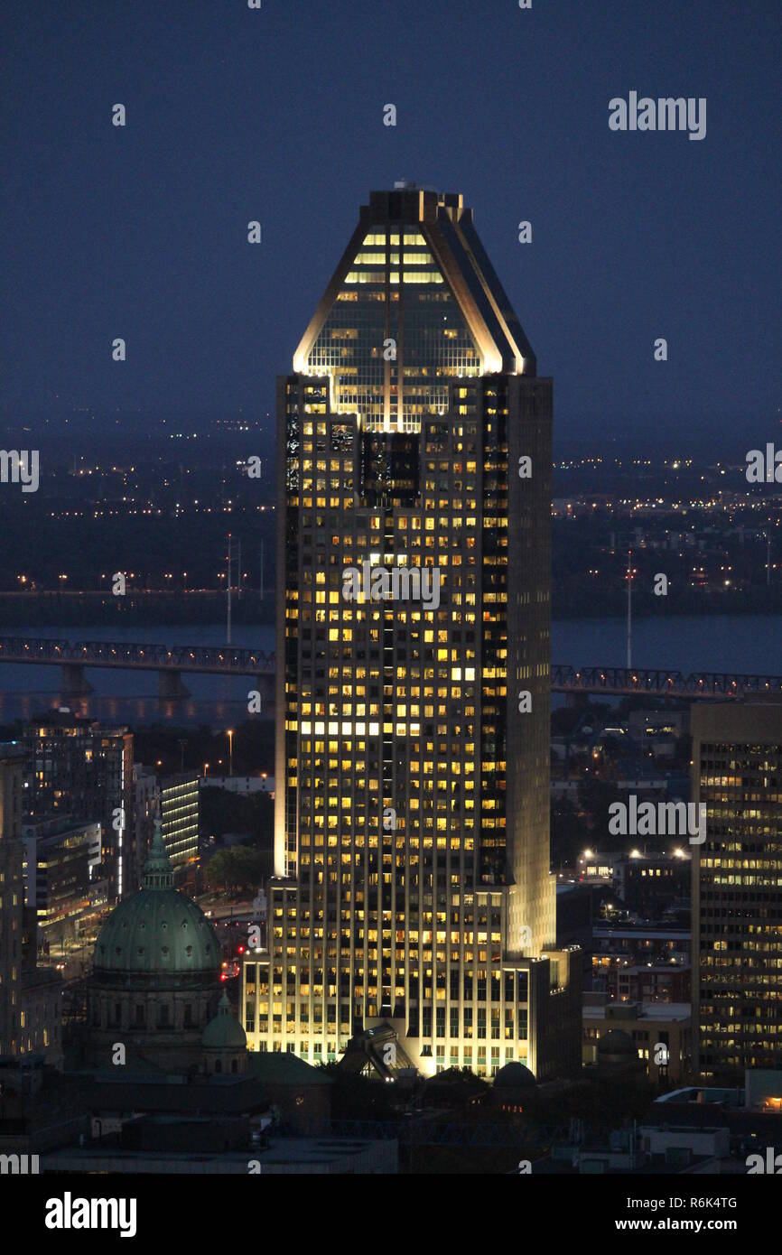 Le centre ville de montréal hires stock photography and images Alamy