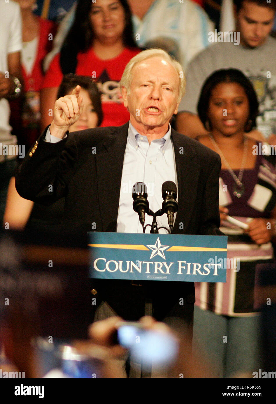 Senator Joe Lieberman speaks at a John McCain rally at Florida International University in Miami on October 17, 2008. Stock Photo