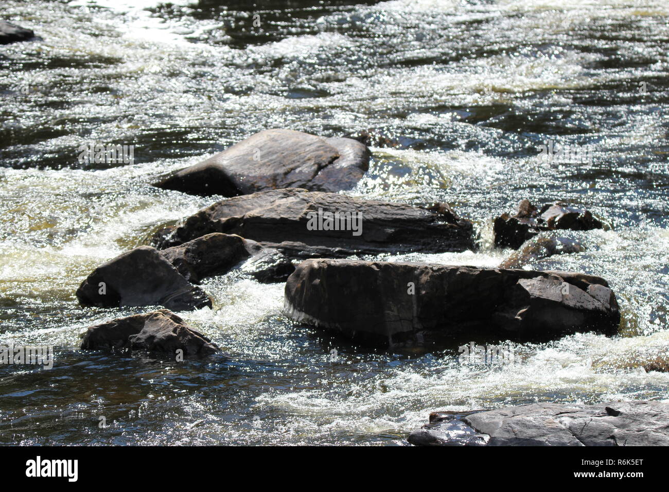 Cascade d'eau et nature / River in nature Stock Photo