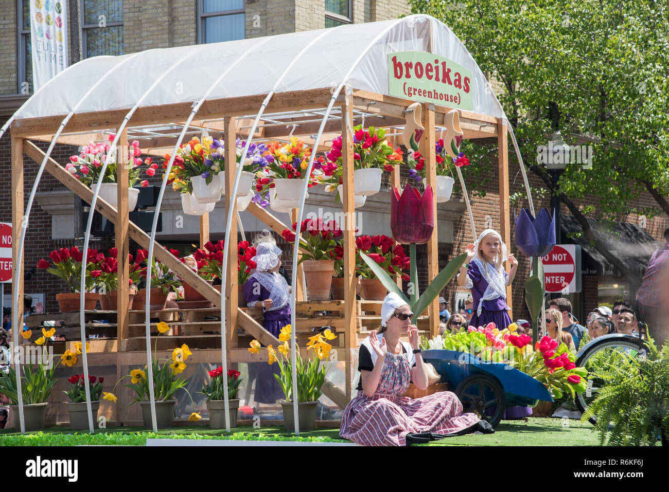 Holland, Michigan, United States5/14/2017 Broeikas greenhouse float