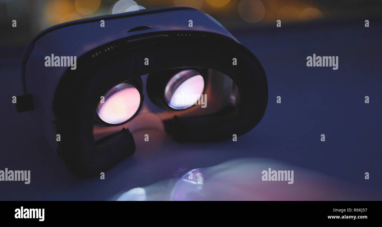 Virtual reality goggles night city hi-res stock photography and images ...