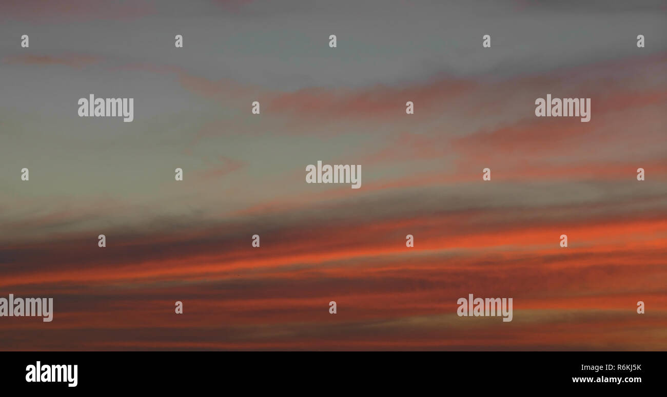 Time lapse beautiful golden sunset hi-res stock photography and images ...