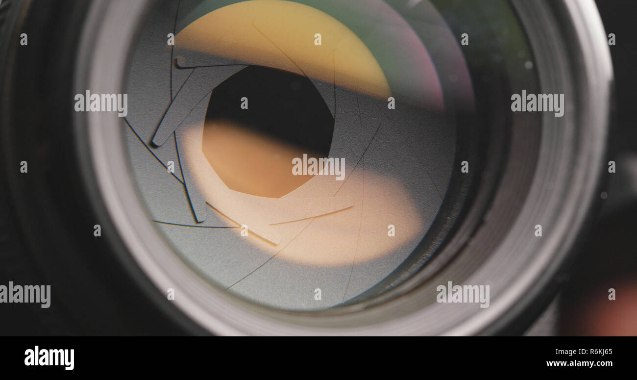 Camera lens zoom in and out Stock Photo Alamy