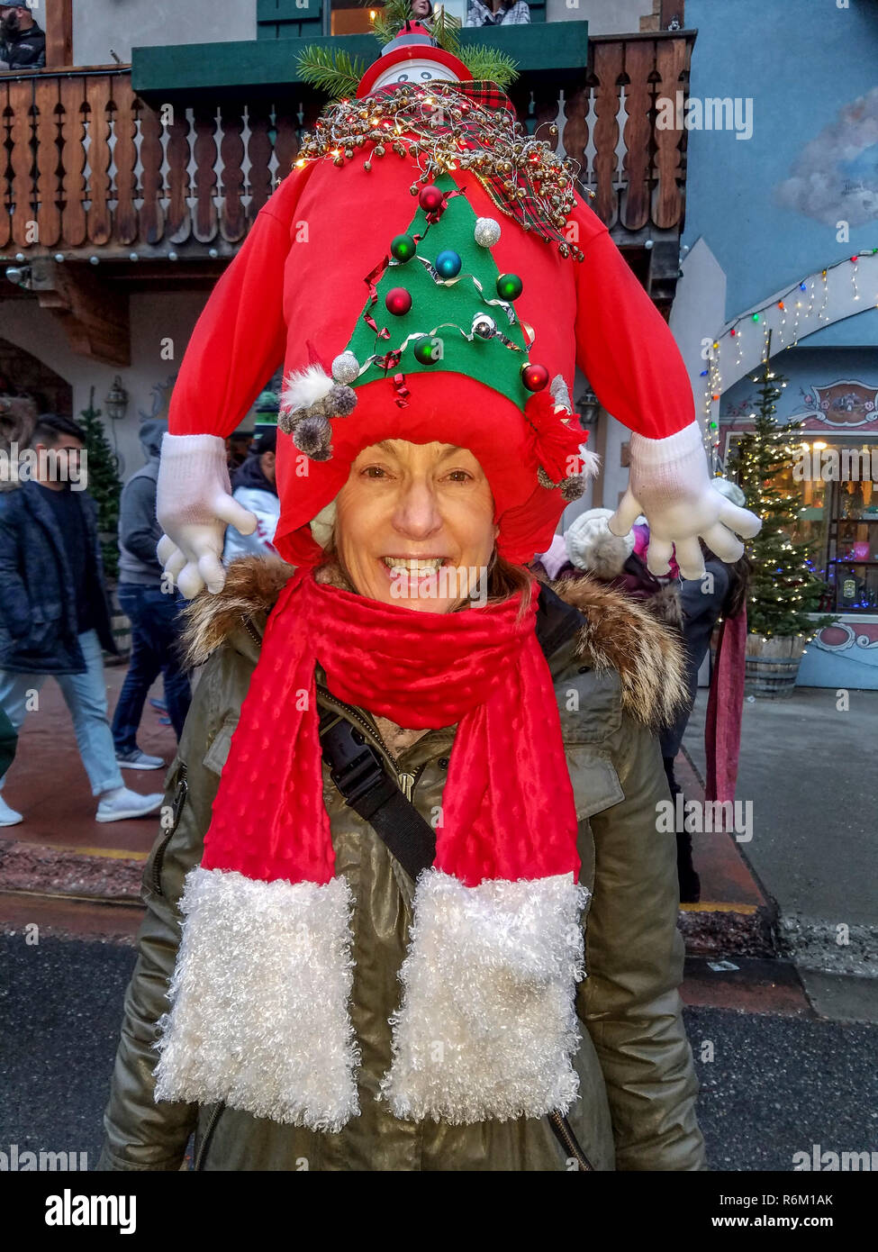 why do we wear christmas hats
