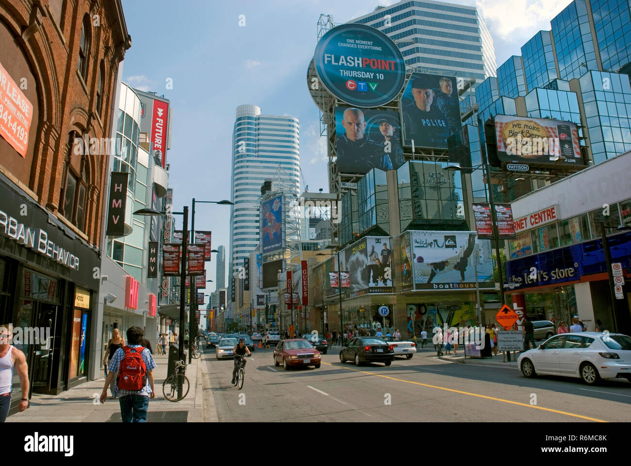 Outside eaton centre toronto hi-res stock photography and images - Alamy