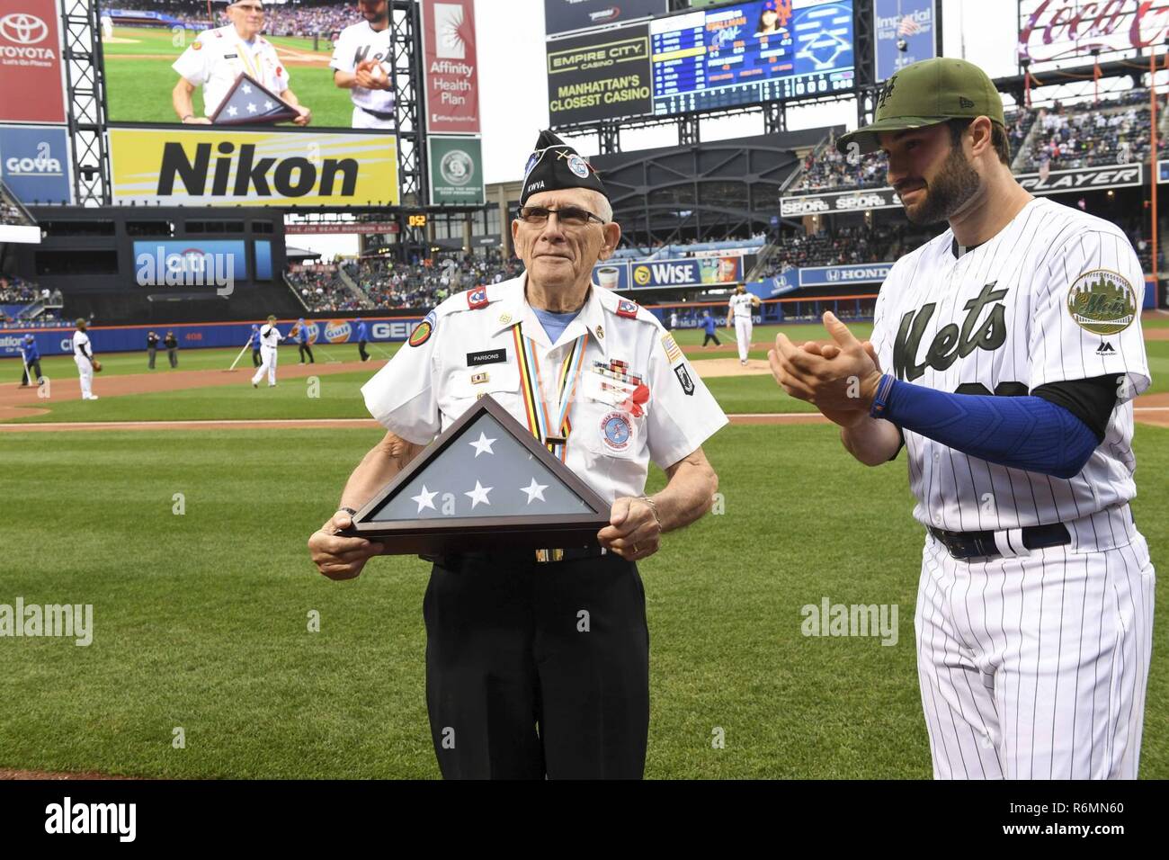 NEW YORK (May 29, 2017) Veteran of the game George E. Parsons