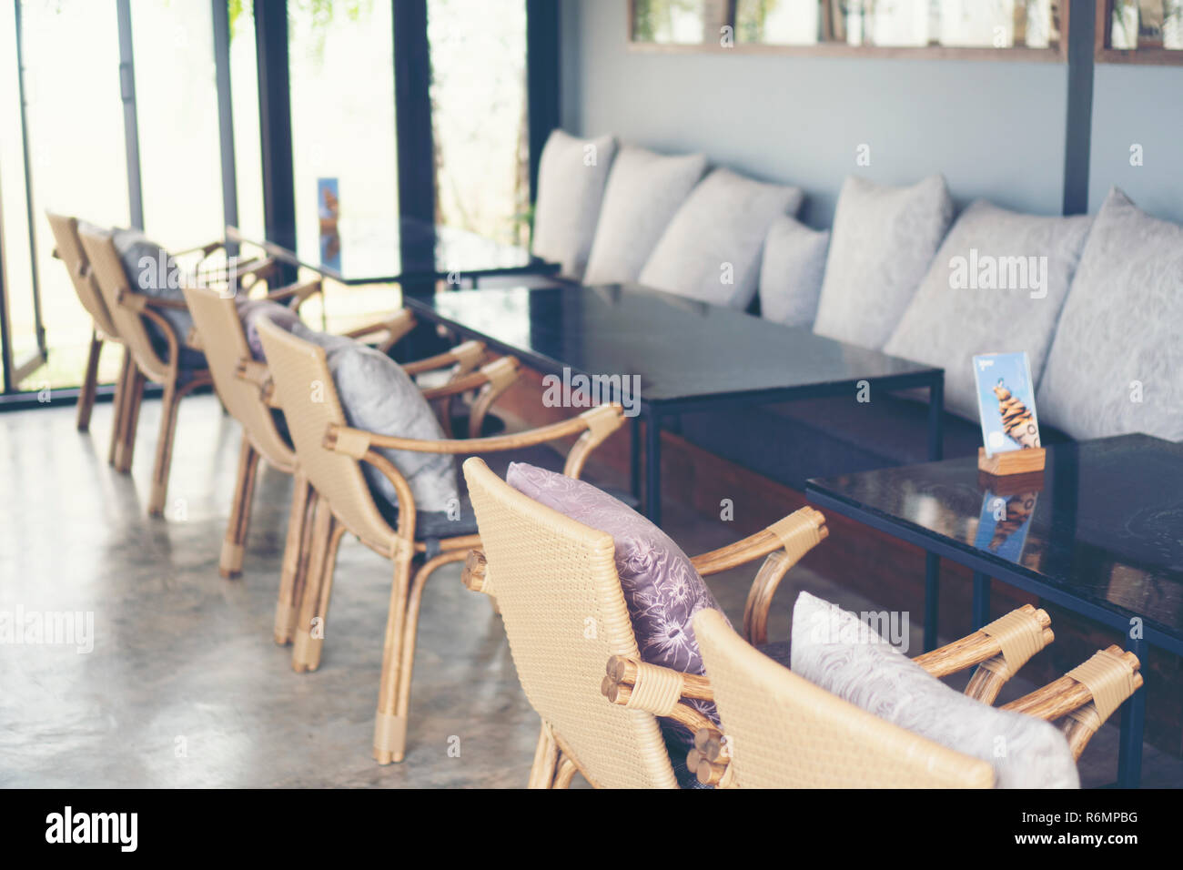 Dining table set in restaurant Stock Photo - Alamy