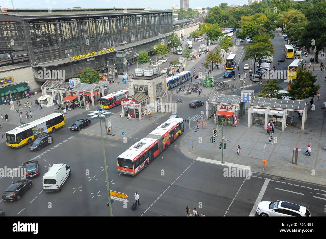 08.09.2014, Berlin, Germany, Europe - An elevated view of the Bahnhof Zoo railway station at Hardenbergplatz square in Berlin-Charlottenburg. Stock Photo