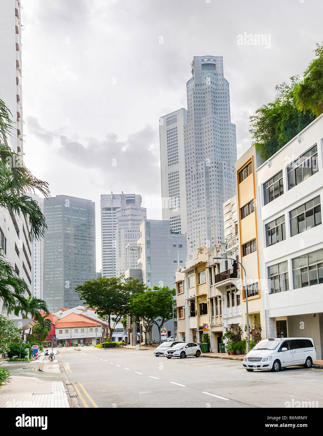 Singapore city urban street hi-res stock photography and images - Alamy
