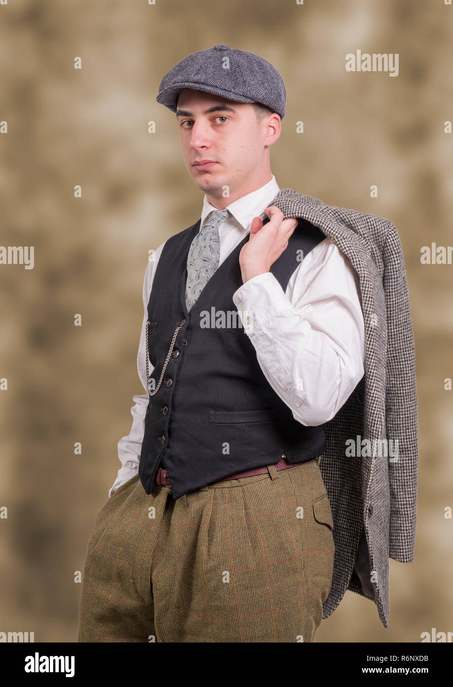 Adults 1940 40's hi-res stock photography and images - Alamy