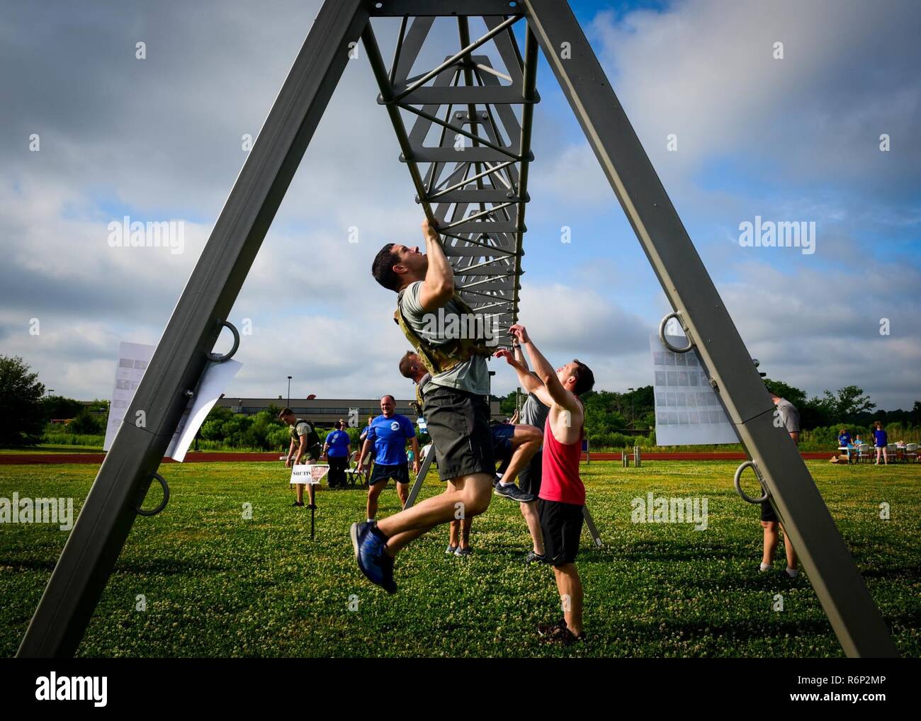 Murph workout hi res stock photography and images Alamy