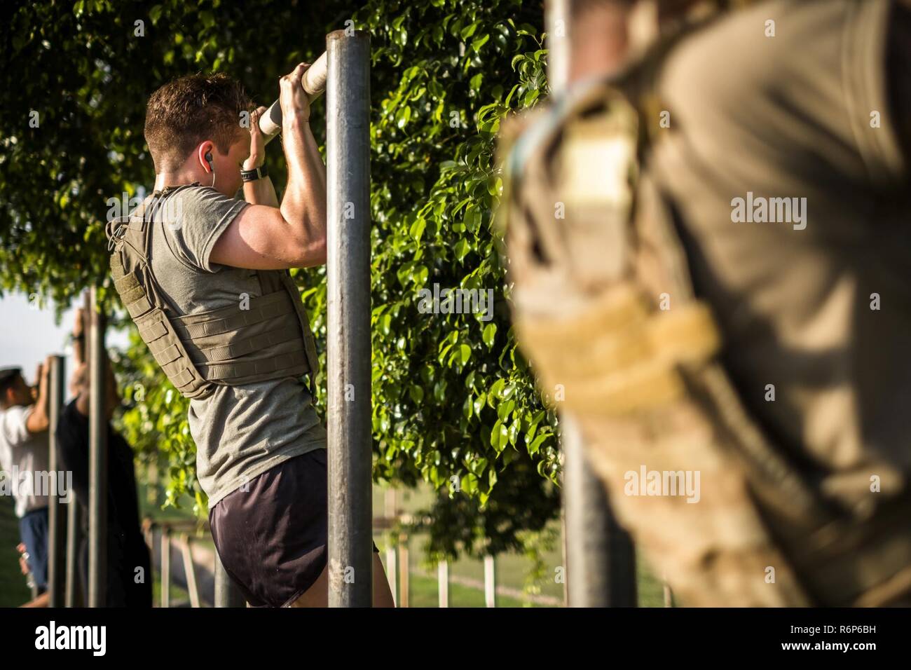 Soldiers and Airman from Joint Task Force - Bravo conduct a fitness ...
