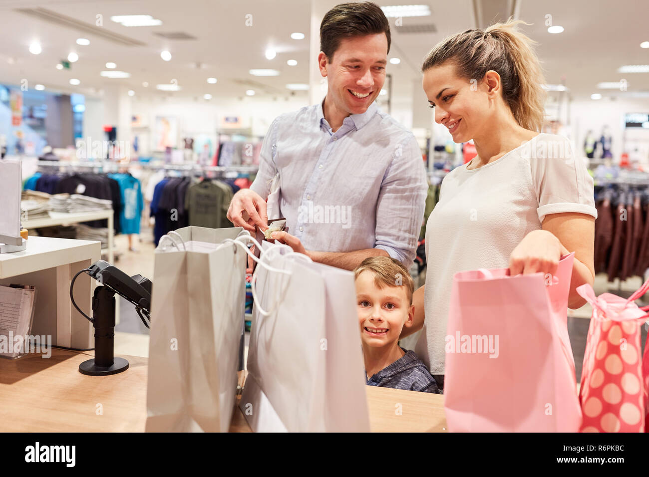 Family fashion store hi-res stock photography and images - Alamy
