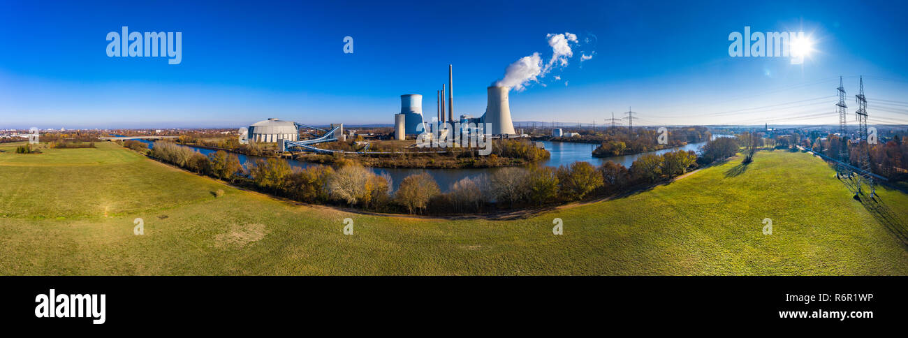 Drohnenaufnahme, Das Kraftwerk Staudinger, betrieben vom Energiekonzern EON, Großauheim, Großkrotzenburg, Hessen, Deutschland Stock Photo